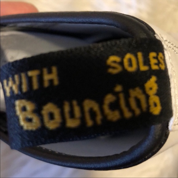 NWTWhite Dr Martens Airwair w/ bouncing sole boots - Picture 4 of 8